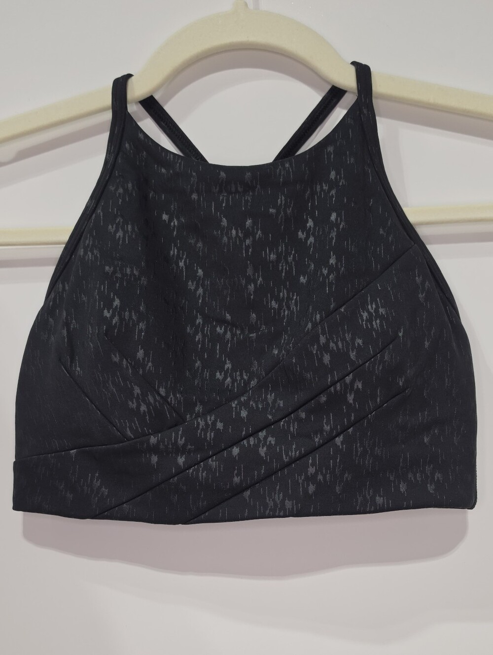 Lululemon Flow Y Wrap-Front High-Neck Bra‎ Freefall Emboss Black NWT